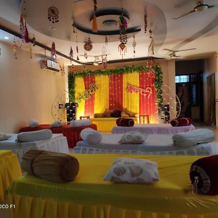 Surabhi Garden Inn لاكناو المظهر الخارجي الصورة