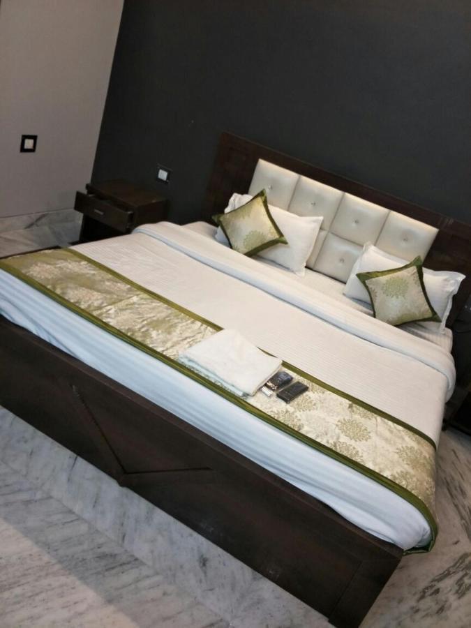 Surabhi Garden Inn لاكناو المظهر الخارجي الصورة