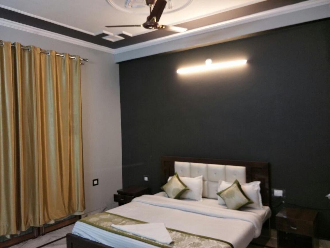 Surabhi Garden Inn لاكناو المظهر الخارجي الصورة