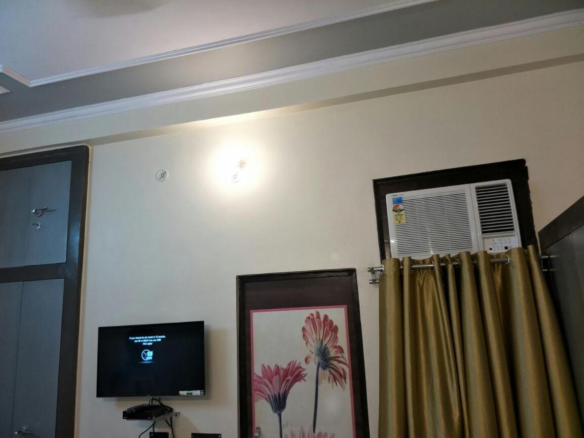 Surabhi Garden Inn لاكناو المظهر الخارجي الصورة