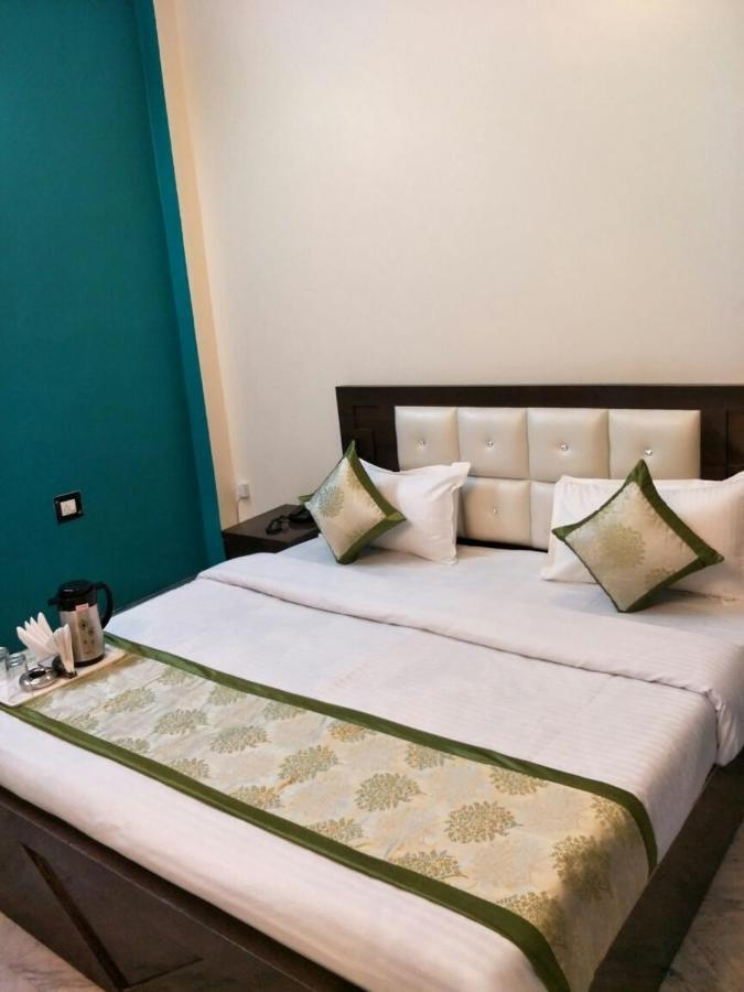 Surabhi Garden Inn لاكناو المظهر الخارجي الصورة
